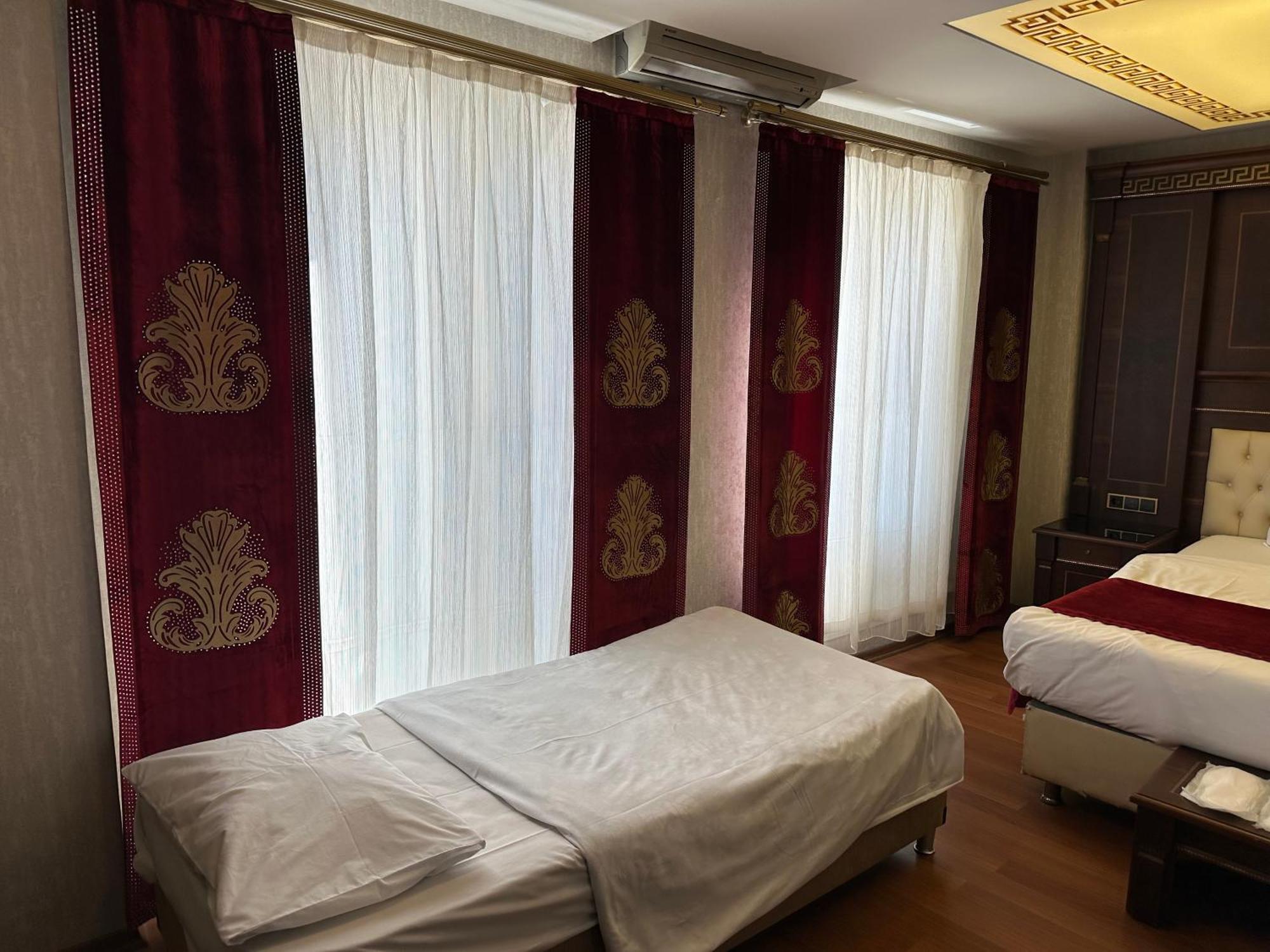 Napolyon Hotel Istanbul Exterior photo